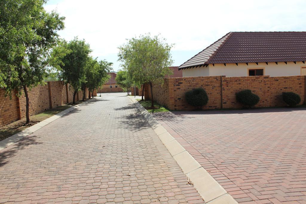Topaz Cove Luxury Villas ايدنفيل المظهر الخارجي الصورة